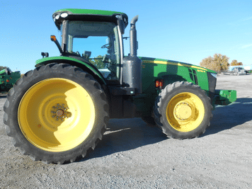 Main image John Deere 8235R