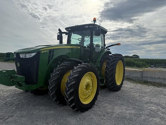 Image of John Deere 8235R Primary image