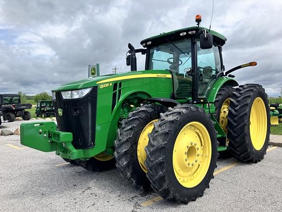 Image of John Deere 8235R Primary image
