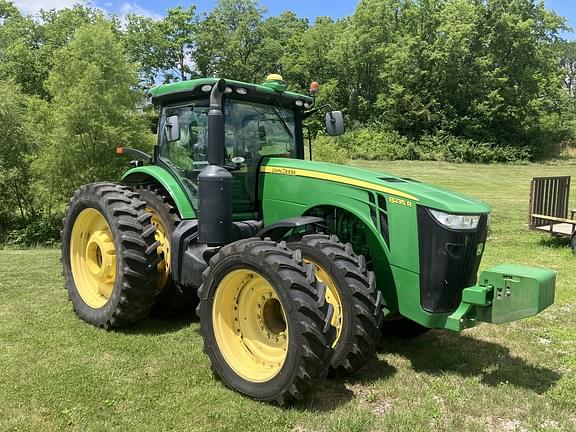 Image of John Deere 8235R equipment image 1