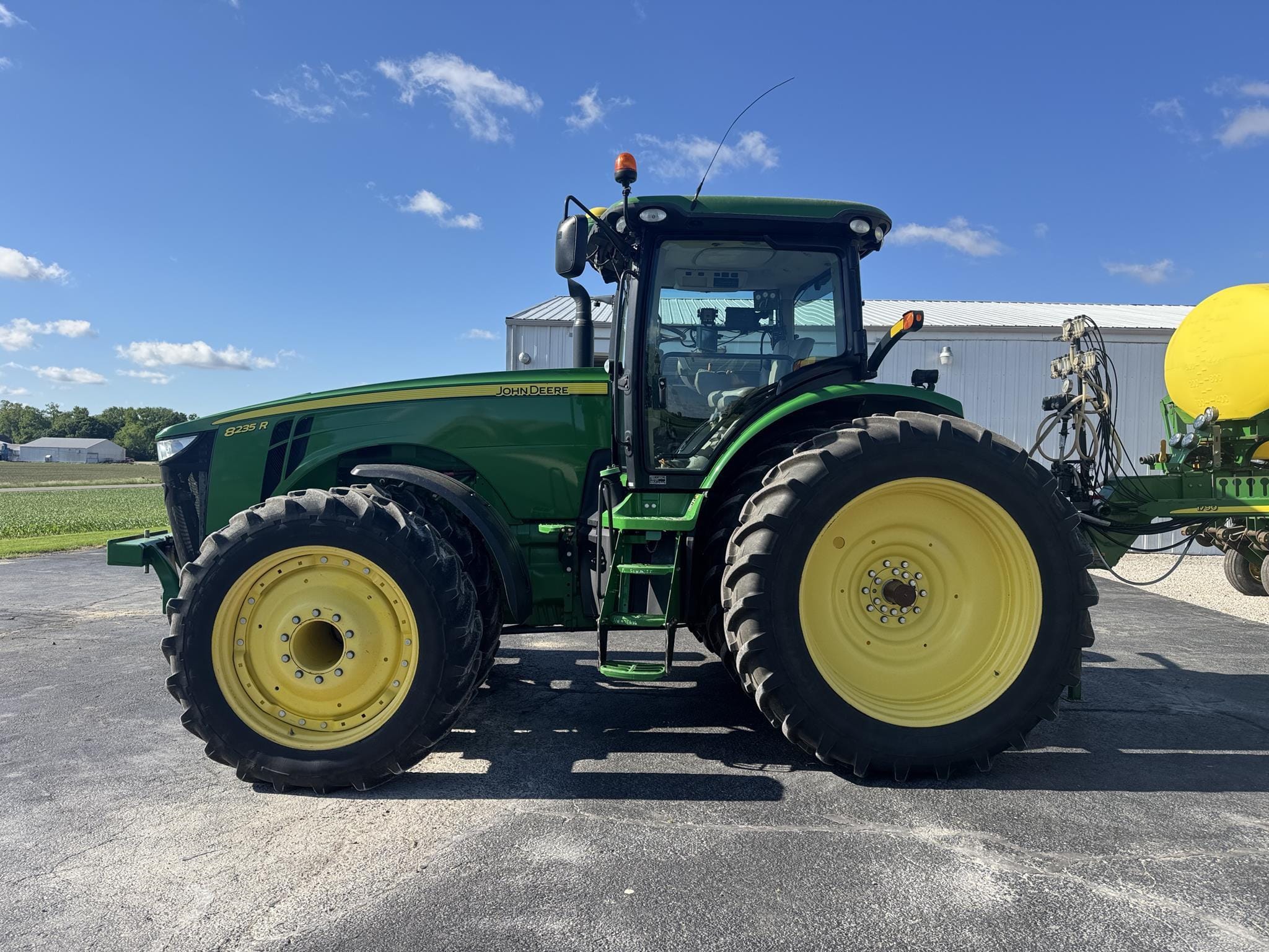 2013 John Deere 8235R Equipment Image0