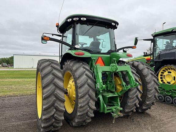Image of John Deere 8235R equipment image 2
