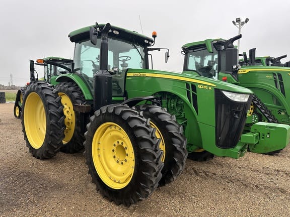 2013 John Deere 8235R Equipment Image0