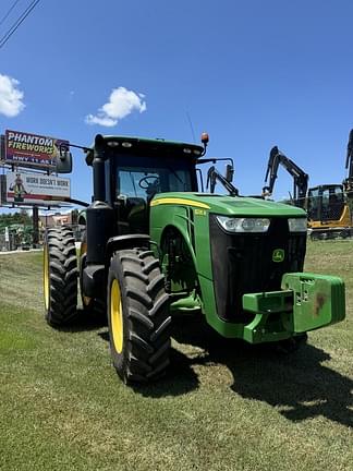 Image of John Deere 8235R equipment image 1