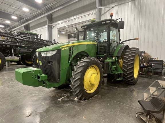 2013 John Deere 8235R Equipment Image0