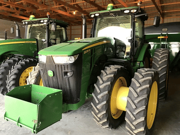 Main image John Deere 8235R