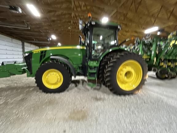 Image of John Deere 8235R equipment image 1