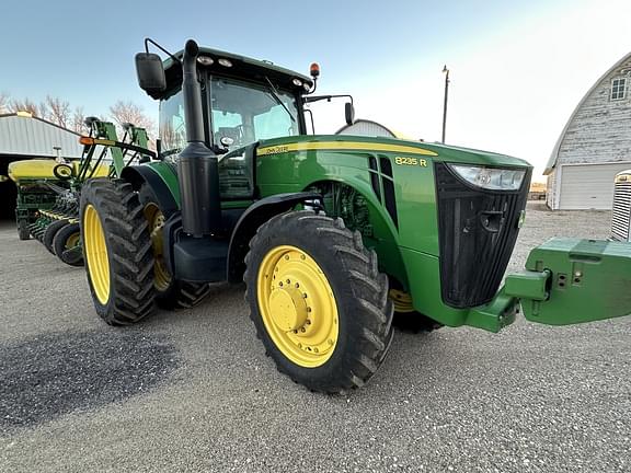 Image of John Deere 8235R Primary image