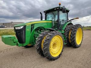 2013 John Deere 8235R Image