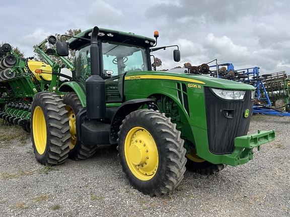 2013 John Deere 8235R Equipment Image0