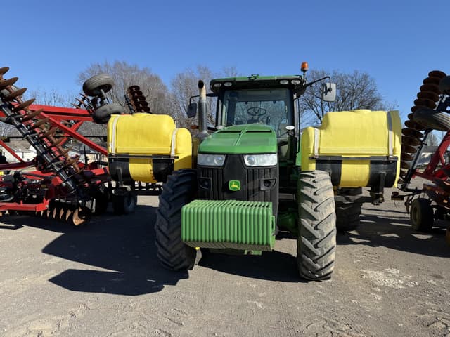 Image of John Deere 8235R equipment image 2