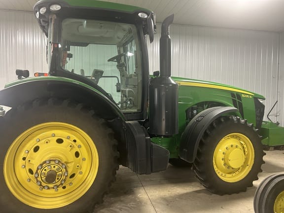 2013 John Deere 8235R Equipment Image0