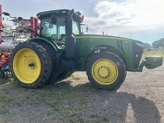 Image of John Deere 8235R Primary image