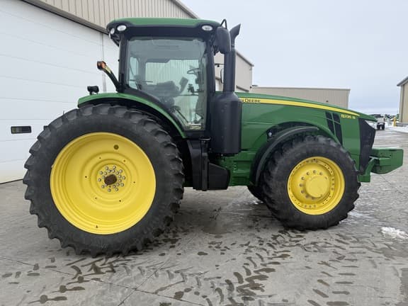 Image of John Deere 8235R equipment image 1