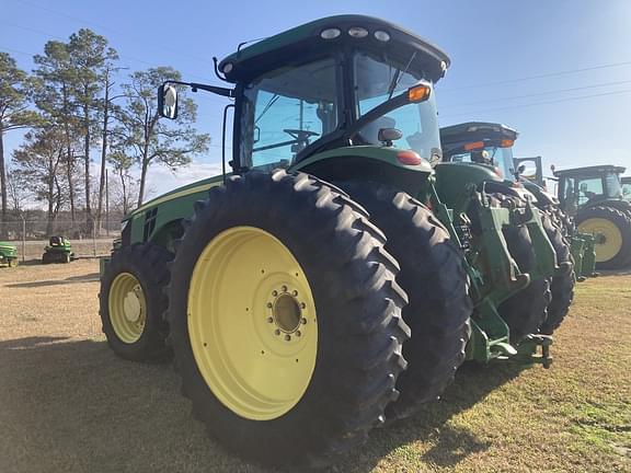 Image of John Deere 8235R equipment image 1