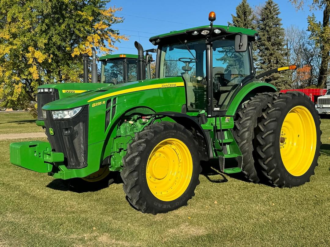 Image of John Deere 8235R Primary image