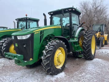 Main image John Deere 8235R