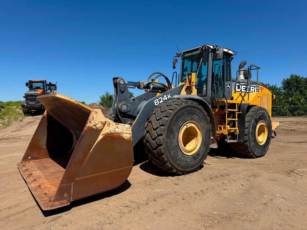 Image of John Deere 824K Primary image