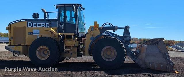 Image of John Deere 824K equipment image 3