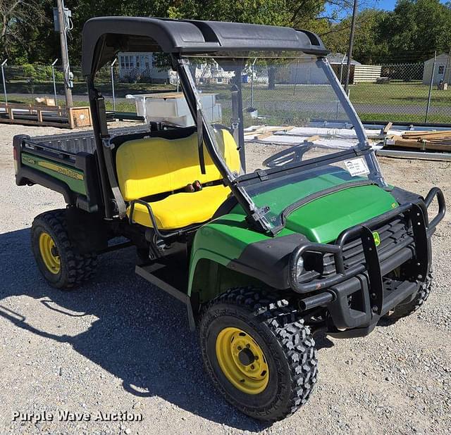 Image of John Deere Gator 825 equipment image 2