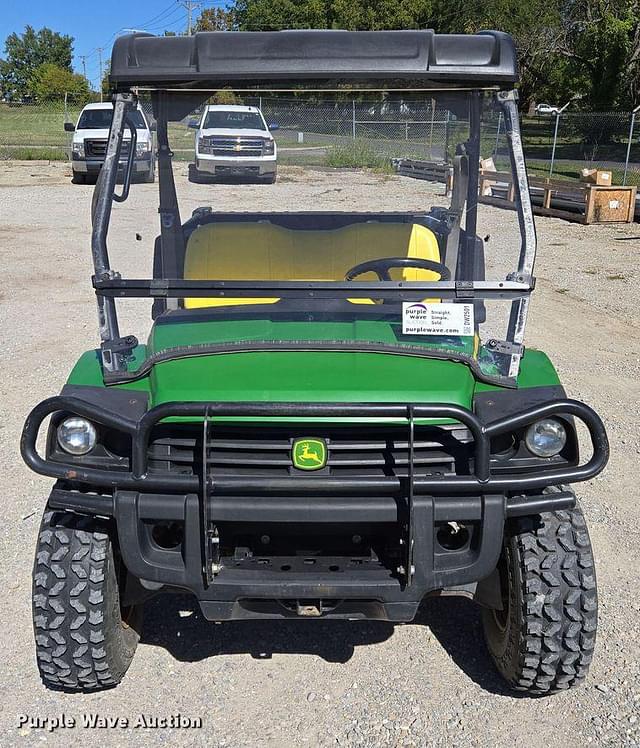 Image of John Deere Gator 825 equipment image 1