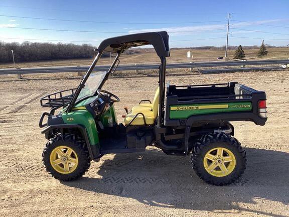 Image of John Deere Gator XUV 825i equipment image 1