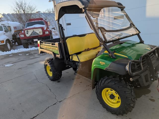 Image of John Deere Gator XUV 825i equipment image 2