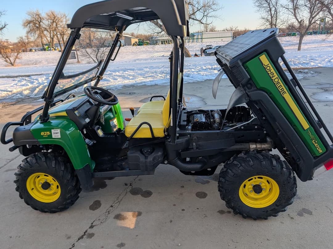 Image of John Deere Gator XUV 825i Primary image