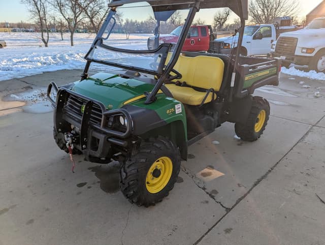 Image of John Deere Gator XUV 825i equipment image 4