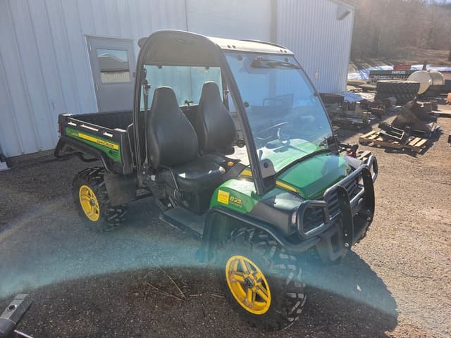 Image of John Deere Gator XUV 825i equipment image 3