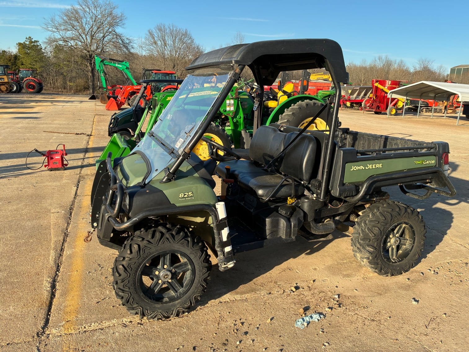2013 John Deere Gator XUV 825i Equipment Image0