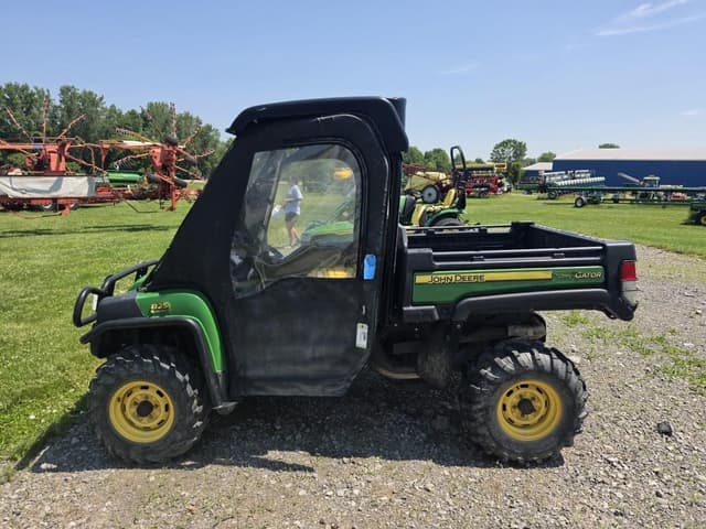 Image of John Deere Gator XUV 825i equipment image 1