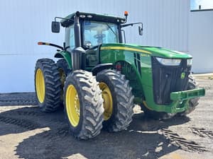 2013 John Deere 8260R Image
