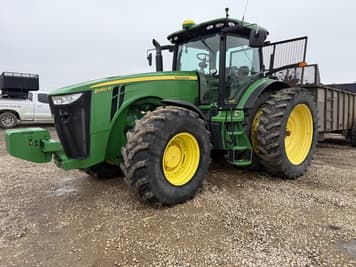 Main image John Deere 8260R