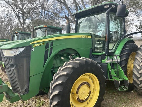 Image of John Deere 8260R Primary image