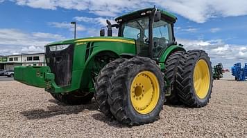 Main image John Deere 8260R