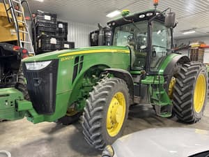 2013 John Deere 8260R Image