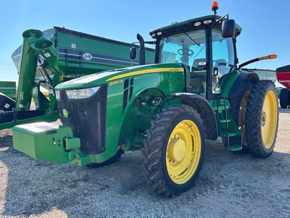 Image of John Deere 8260R Primary image