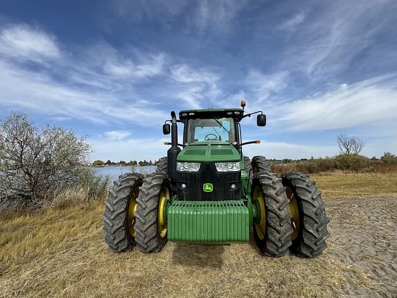 Image of John Deere 8260R equipment image 1