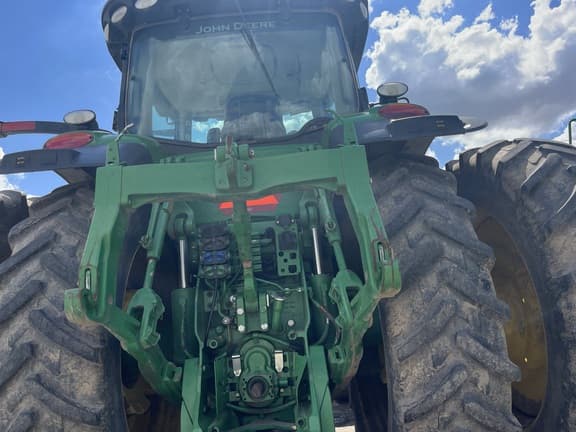 Image of John Deere 8260R equipment image 4