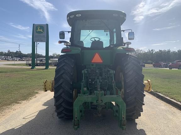 Image of John Deere 8260R equipment image 4