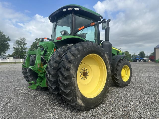 Image of John Deere 8260R equipment image 4