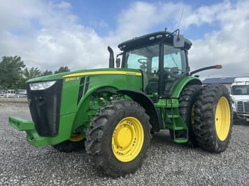 Main image John Deere 8260R