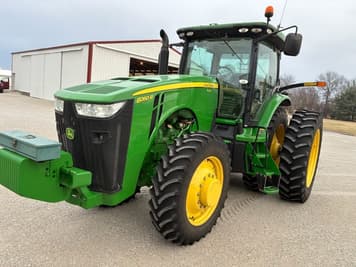 Main image John Deere 8260R