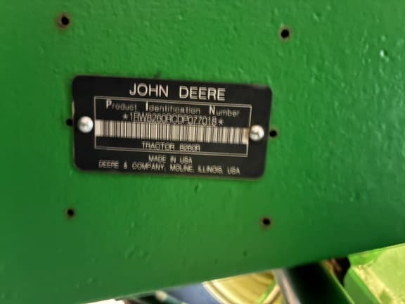 Image of John Deere 8260R equipment image 3