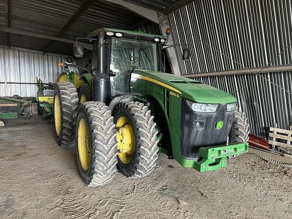 Image of John Deere 8260R Primary image