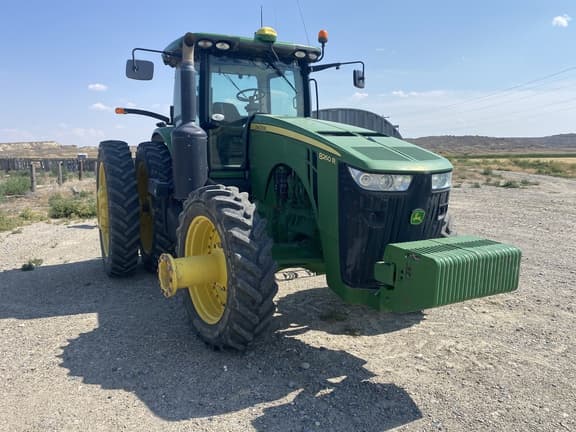 Image of John Deere 8260R equipment image 2