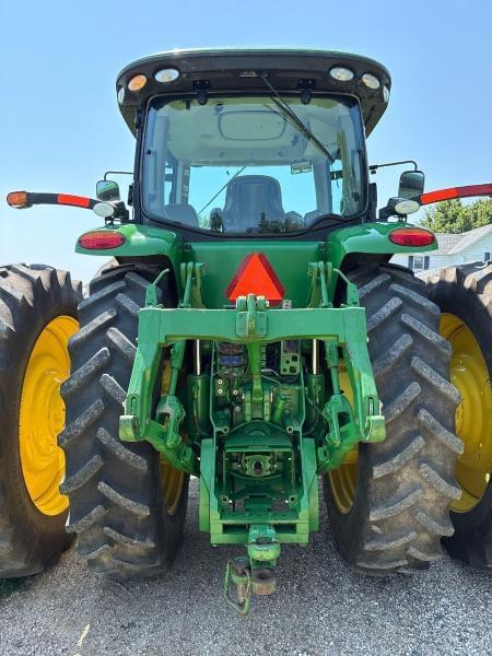 Image of John Deere 8260R equipment image 3