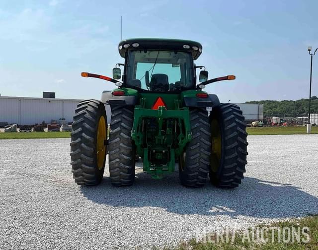 Image of John Deere 8260R equipment image 4