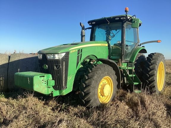 2013 John Deere 8285R Equipment Image0
